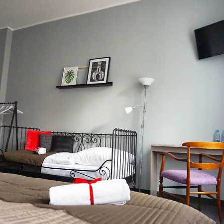 Expolis - Center Główny Mtp Reception 24h Casa de hóspedes 3*