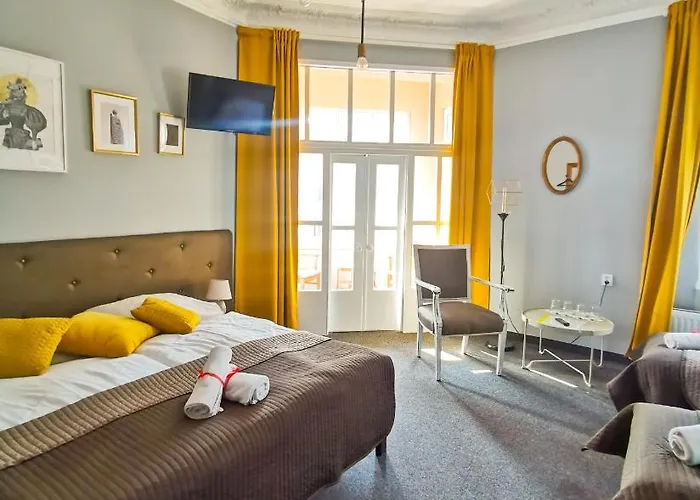 Expolis - Center - 24h Glowny #betterthanyourex 3* Познань