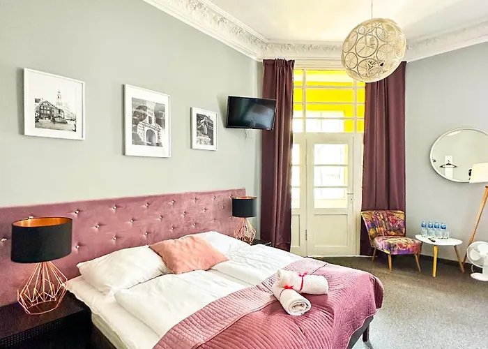 Expolis - Center - 24h Glowny #betterthanyourex 3* Познань