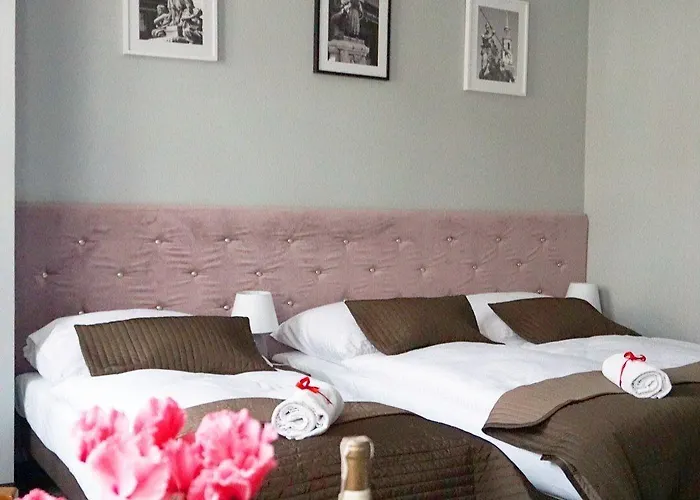 Expolis - Center - 24h Glowny #betterthanyourex 3* Познань