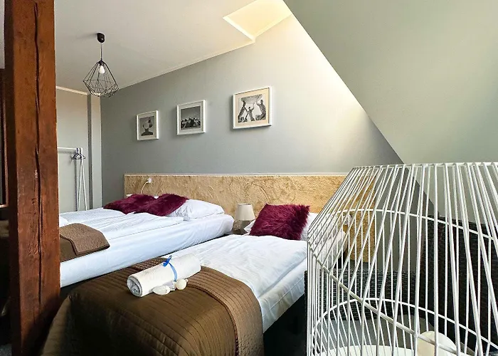 Expolis - Center - 24h Glowny #betterthanyourex 3* Познань