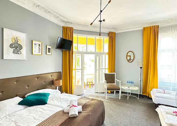 Expolis - Center - 24h Glowny #betterthanyourex Гостевой дом Познань