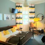 Guest house Expolis - Center - 24h Glowny #betterthanyourex