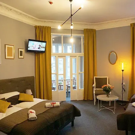 בית הארחה Expolis - Center - 24h Glowny #betterthanyourex