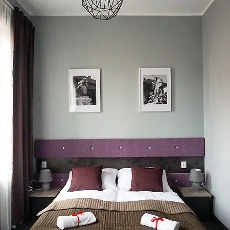 Expolis - Center - 24h Glowny #betterthanyourex Guest house