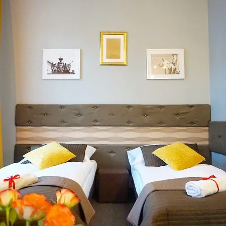 בית הארחה Expolis - Center - 24h Glowny #betterthanyourex פוזנן