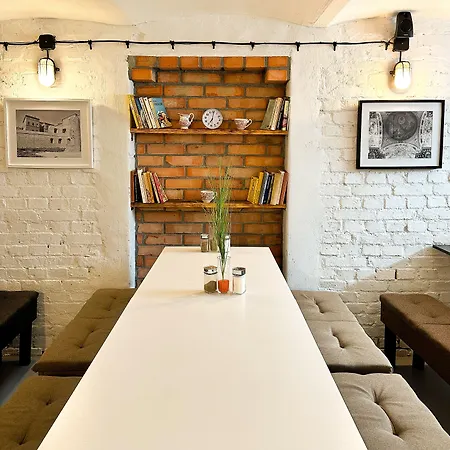 Expolis - Center - 24h Glowny #betterthanyourex בית הארחה 3*