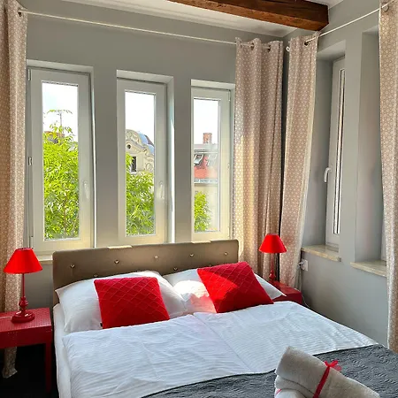 בית הארחה Expolis - Center - 24h Glowny #betterthanyourex פוזנן