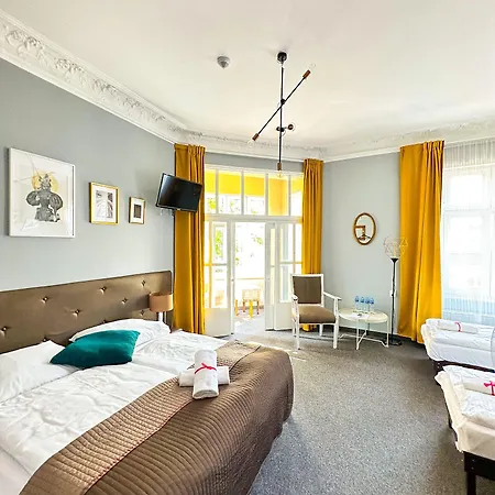 Expolis - Center - 24h Glowny #betterthanyourex Guest house Poznan