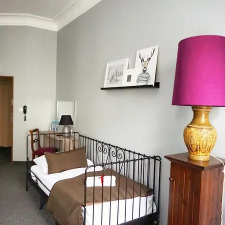 Expolis - Center - 24h Glowny #betterthanyourex בית הארחה