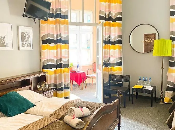 Pensión Expolis - Center Główny Mtp Reception 24h 3*