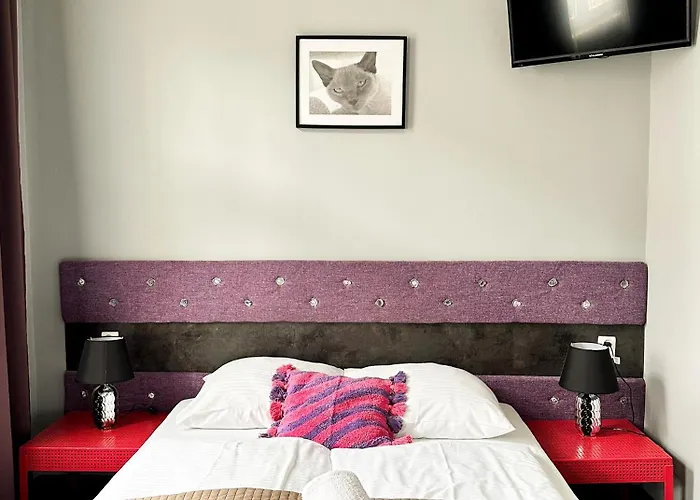 Pensión Expolis - Center Główny Mtp Reception 24h 3*