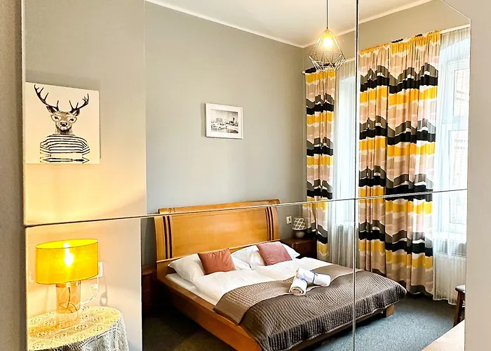 Expolis - Center - 24h Glowny #betterthanyourex Pensjonat 3*